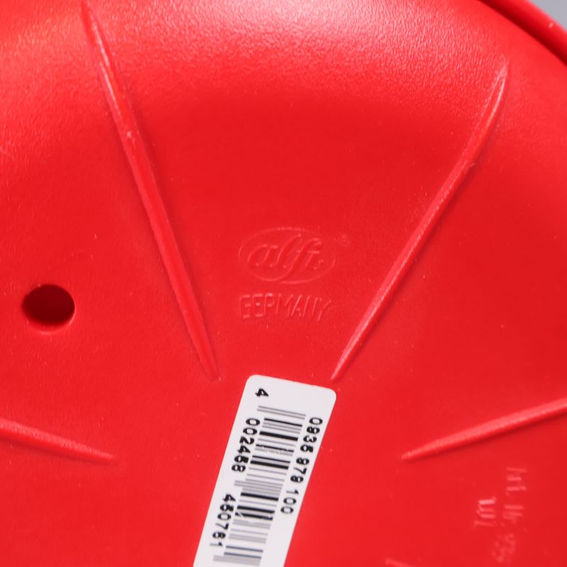 Närbild av Alfi-logotyp på termosens botten