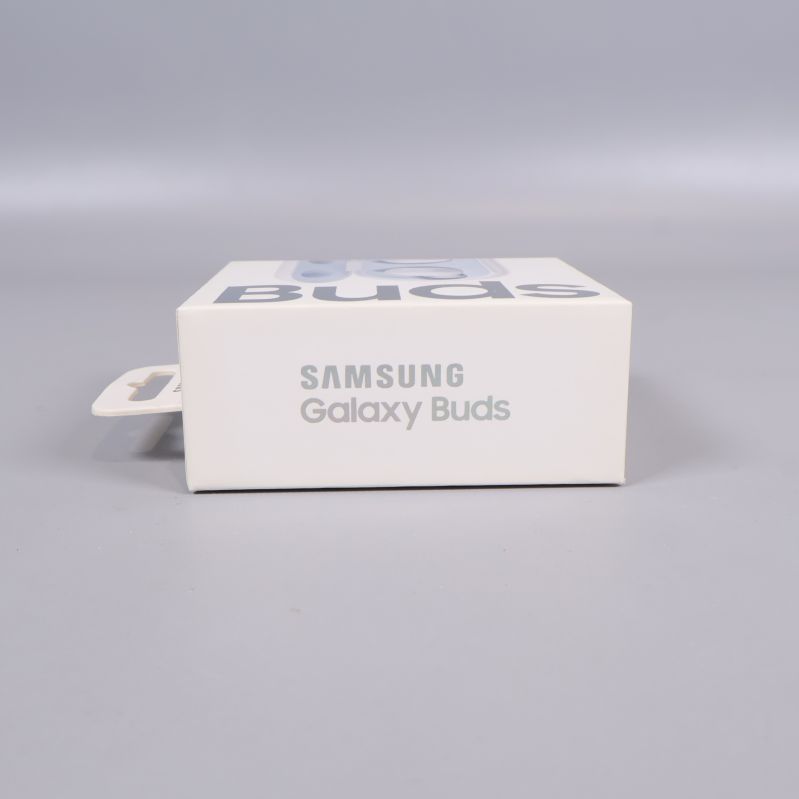 Samsung Galaxy Buds logotyp på sidan av förpackningen