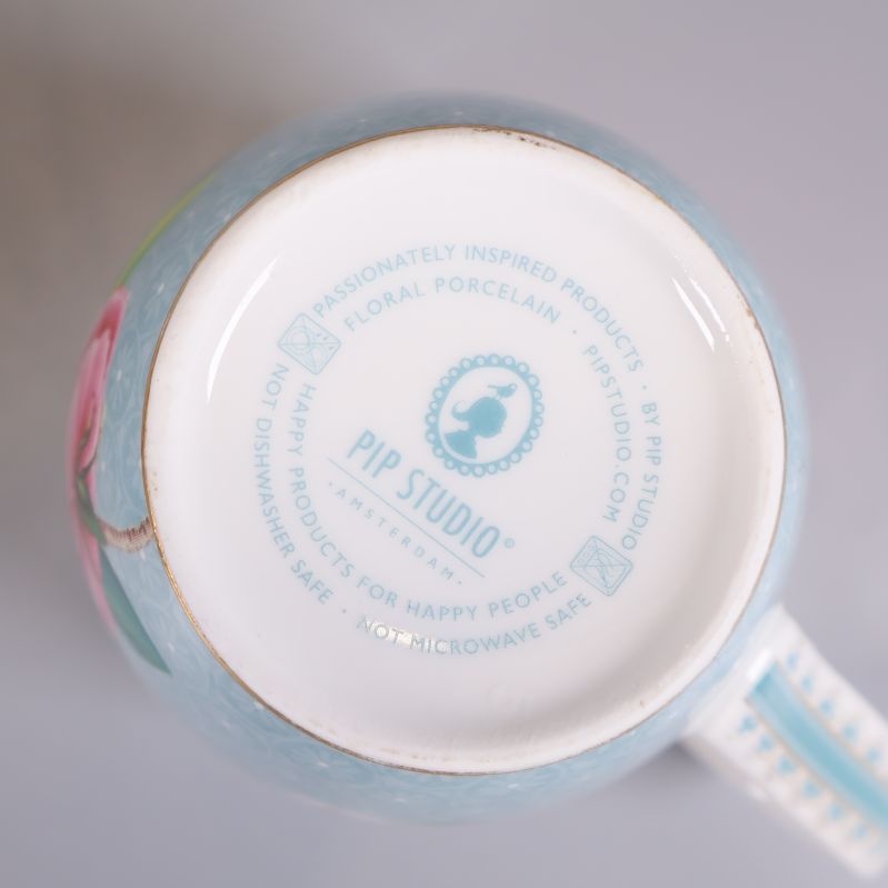 Botten på mugg med texten Pip Studio Floral Porcelain