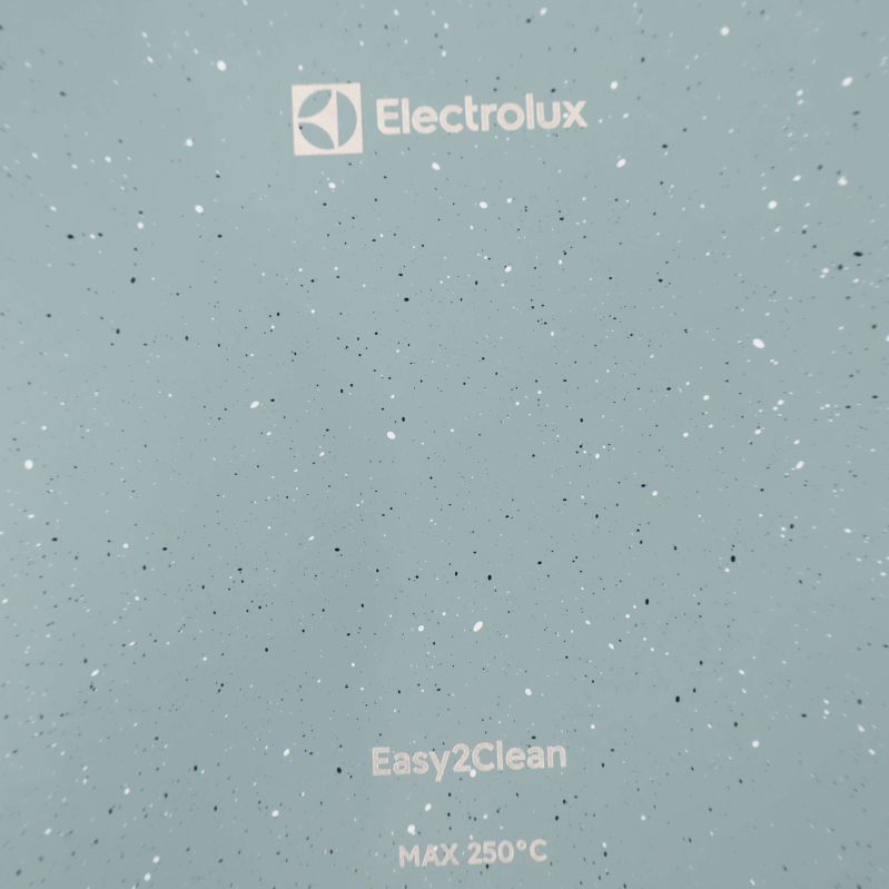 Närbild på Electrolux logotyp och Easy2Clean text