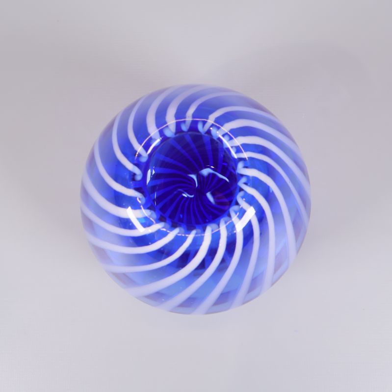 Vas med spiralränder sedd ovanifrån