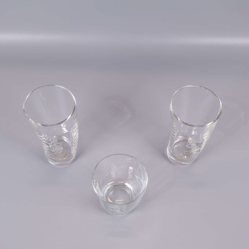 Tre glas fotograferade ovanifrån