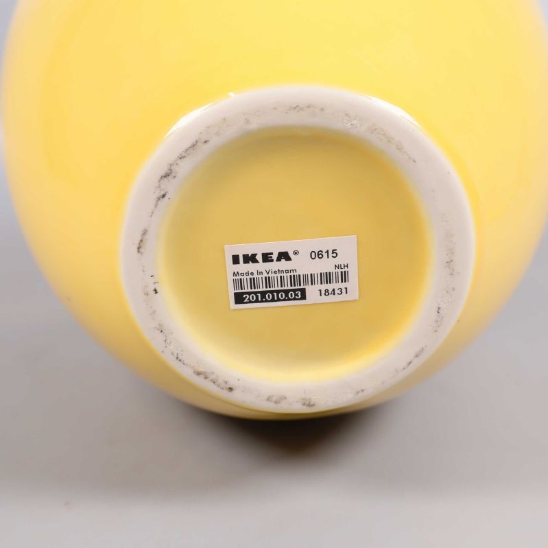Närbild på etikett som visar IKEA och modellnummer