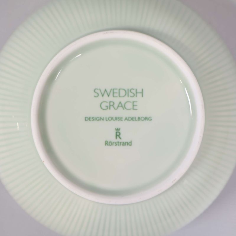 Närbild av botten med Swedish Grace och Rörstrand text