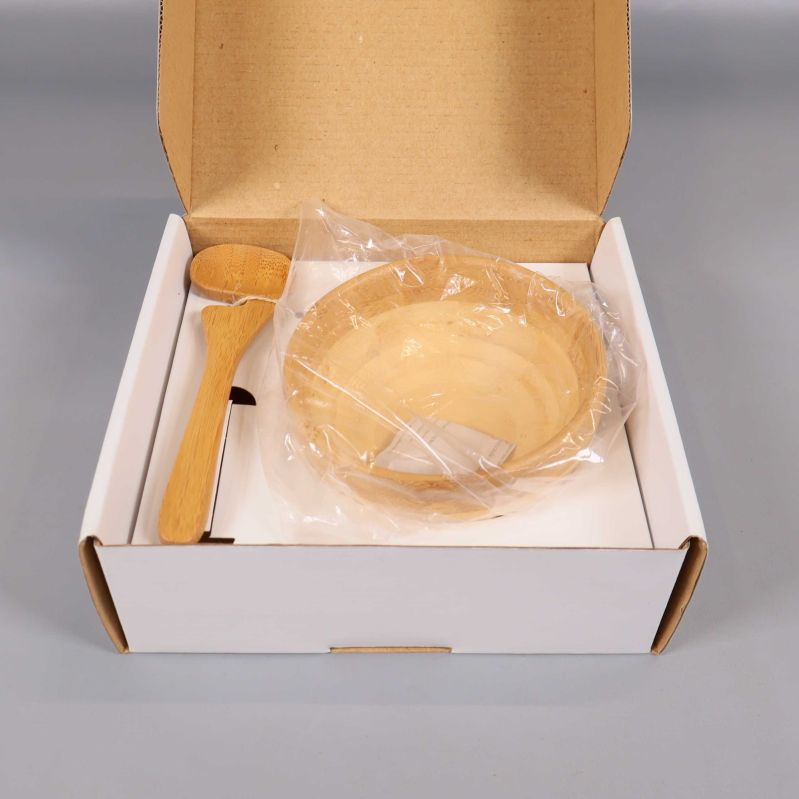 Bambuskålset i förpackning med plastskydd