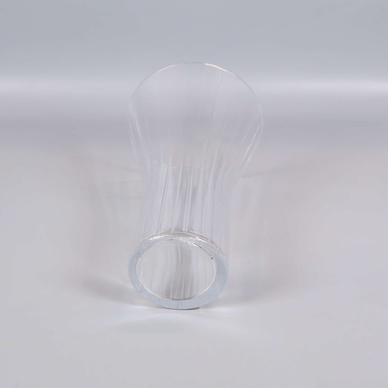 Glasvas liggande på sidan med synlig botten