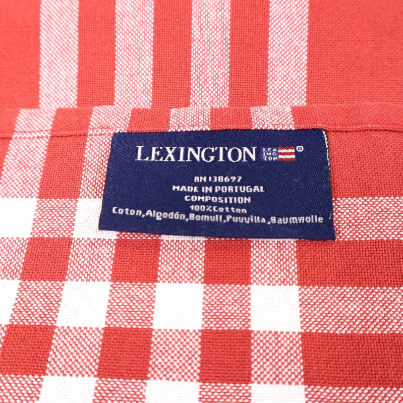 Närbild på blå Lexington-etikett med materialinformation