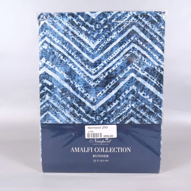Förpackad blåvit bordslöpare från Amalfi Collection