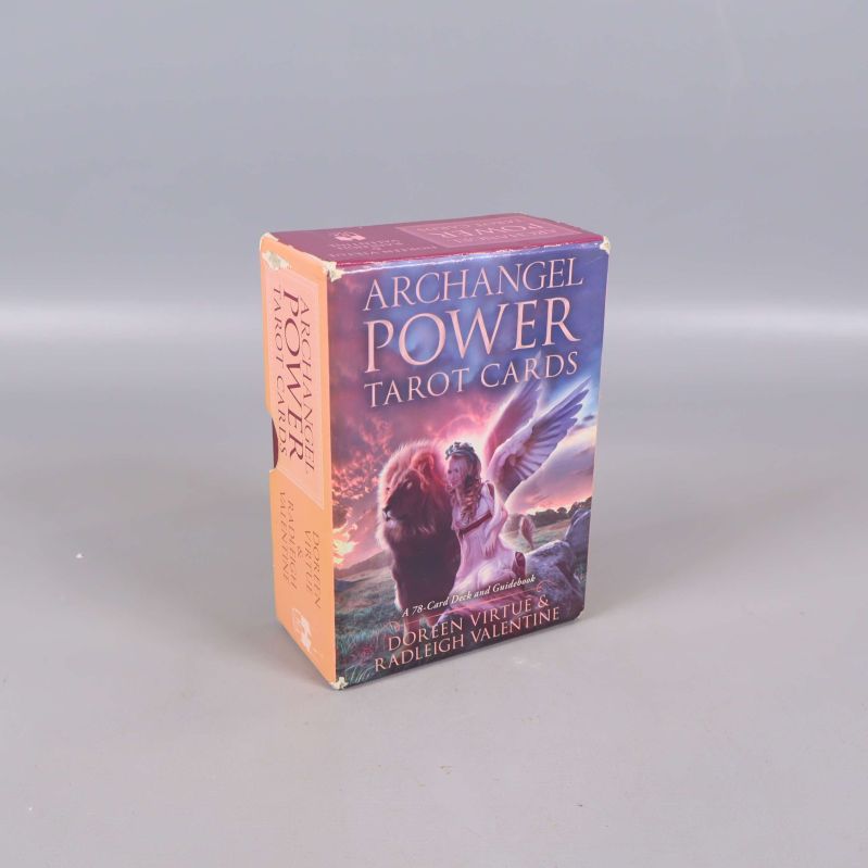 Tarotkortlek Archangel Power i sin ask