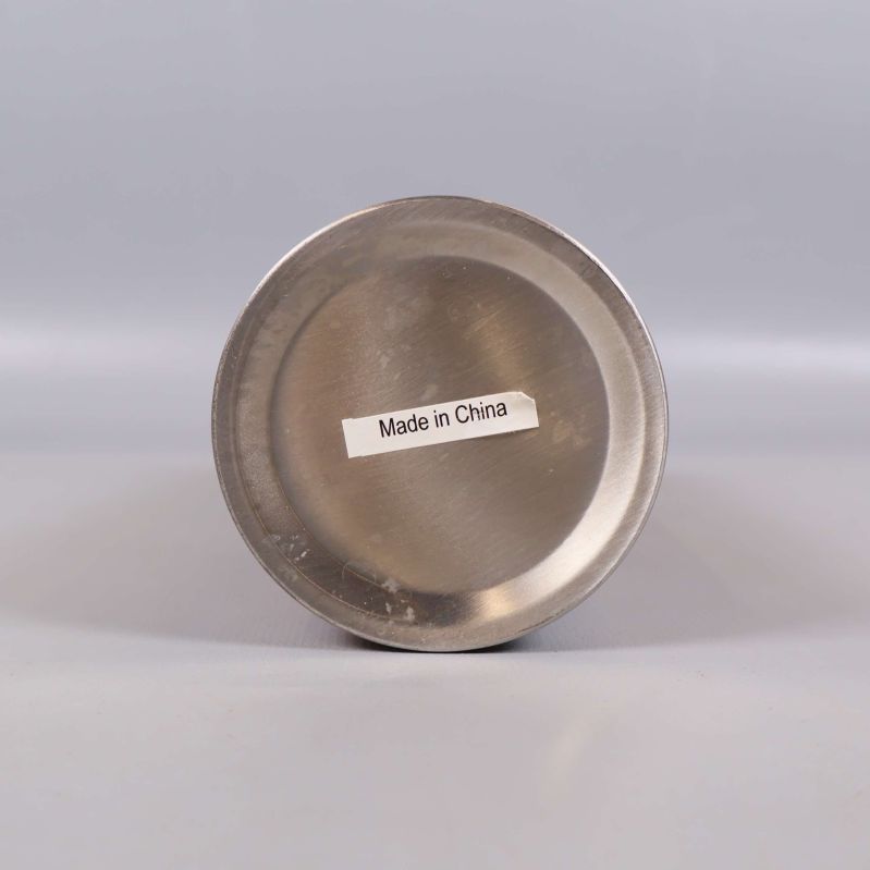 Flaskans botten med etikett Made in China