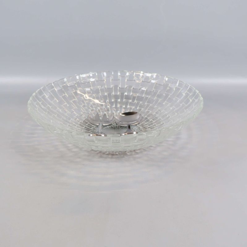 Transparent glasskål med rutmönster sedd framifrån