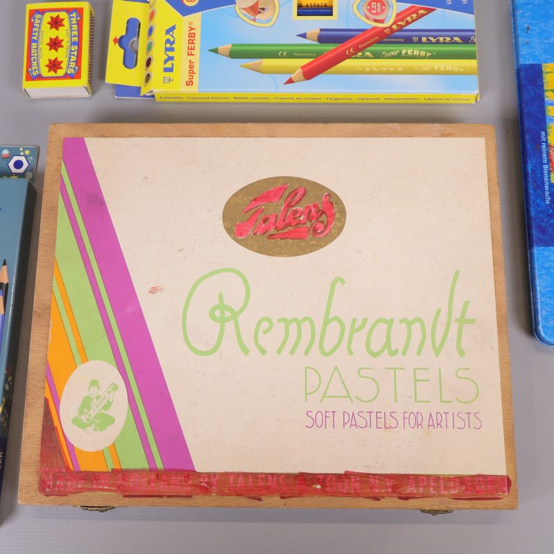 Närbild av Rembrandt Pastels i originalförpackning