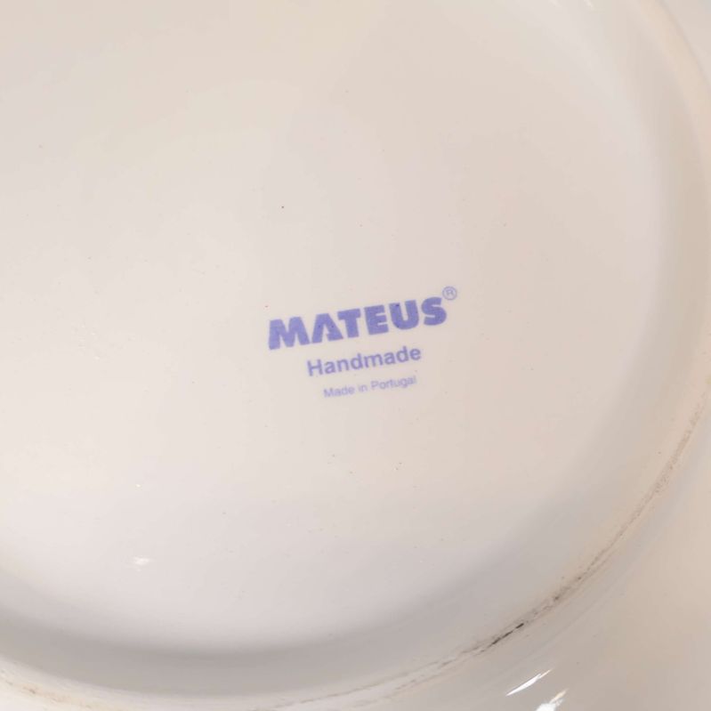 Stämpel med text Mateus Handmade på botten