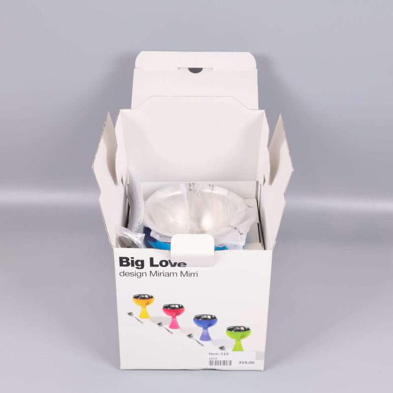 Förpackning för Big Love glasskål öppen med innehållet synligt
