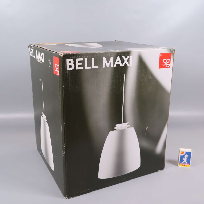 Bell Maxi pendellampa i kartong med tändsticksask som storleksjämförelse