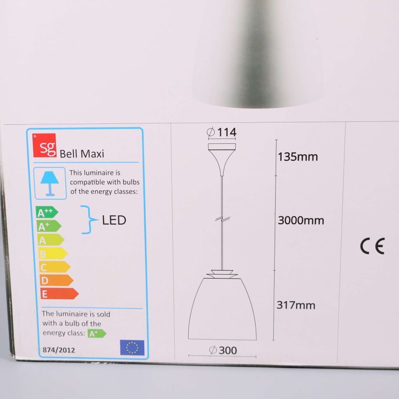 Närbild av lampans mått och LED-kompatibilitet på förpackningen
