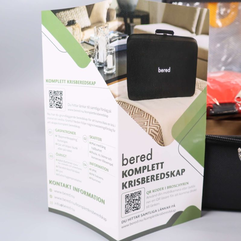 Informationsblad om bered komplett krisberedskap står lutad