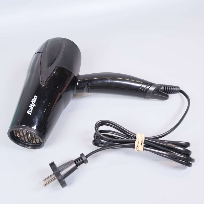 BaByliss hårfön med handtag, sladd och elkontakt