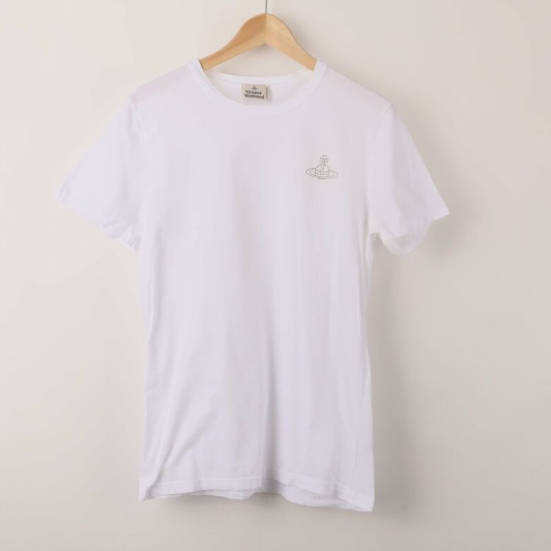 Vit T-shirt framifrån