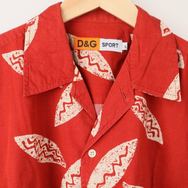 Närbild av D&G märkesetikett