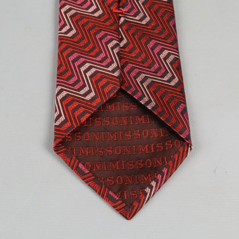 Slips med varumärkesinformation inuti