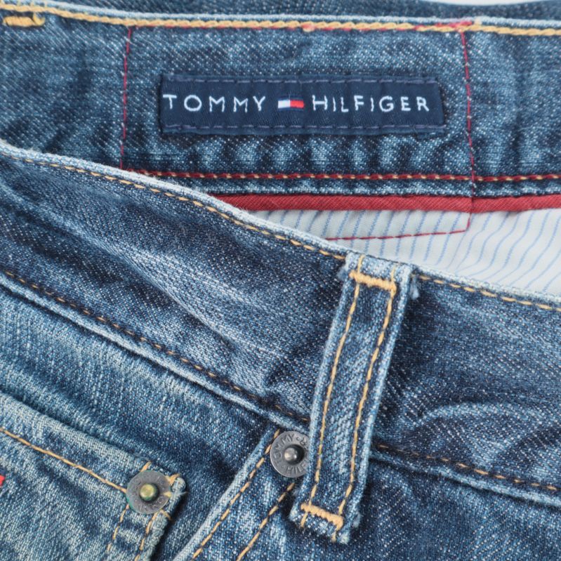 Tommy Hilfiger märke på insida jeans
