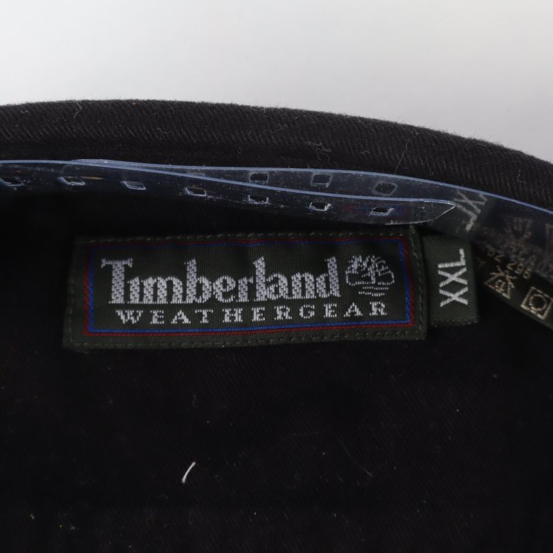 Etikett på skjortan med storlekeen: XXL