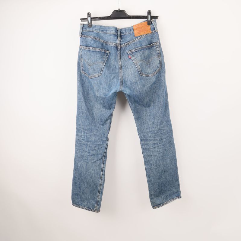 Helbild av baksidan av Levi's jeans
