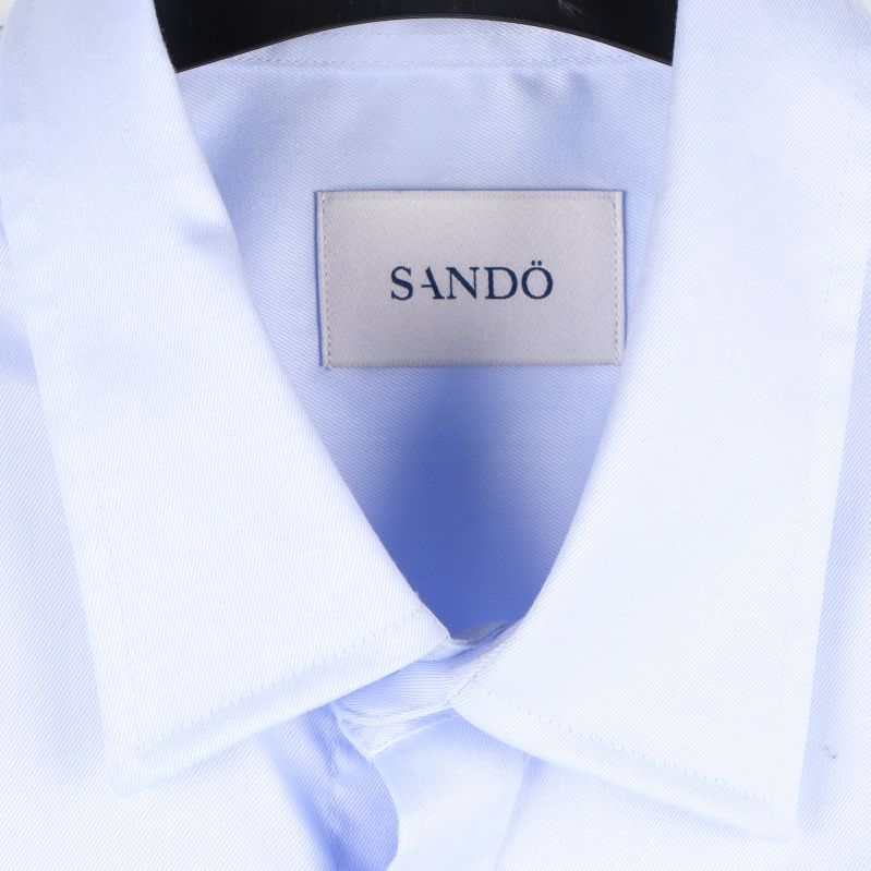 Närbild på etikett med texten: SANDÖ