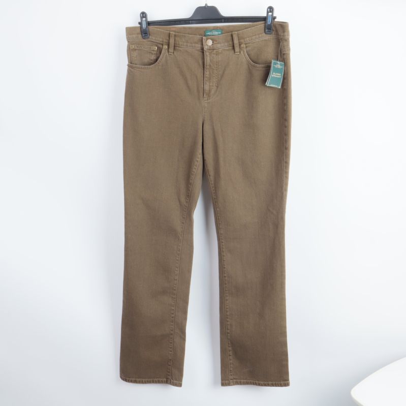 Jeans framifrån med etikett