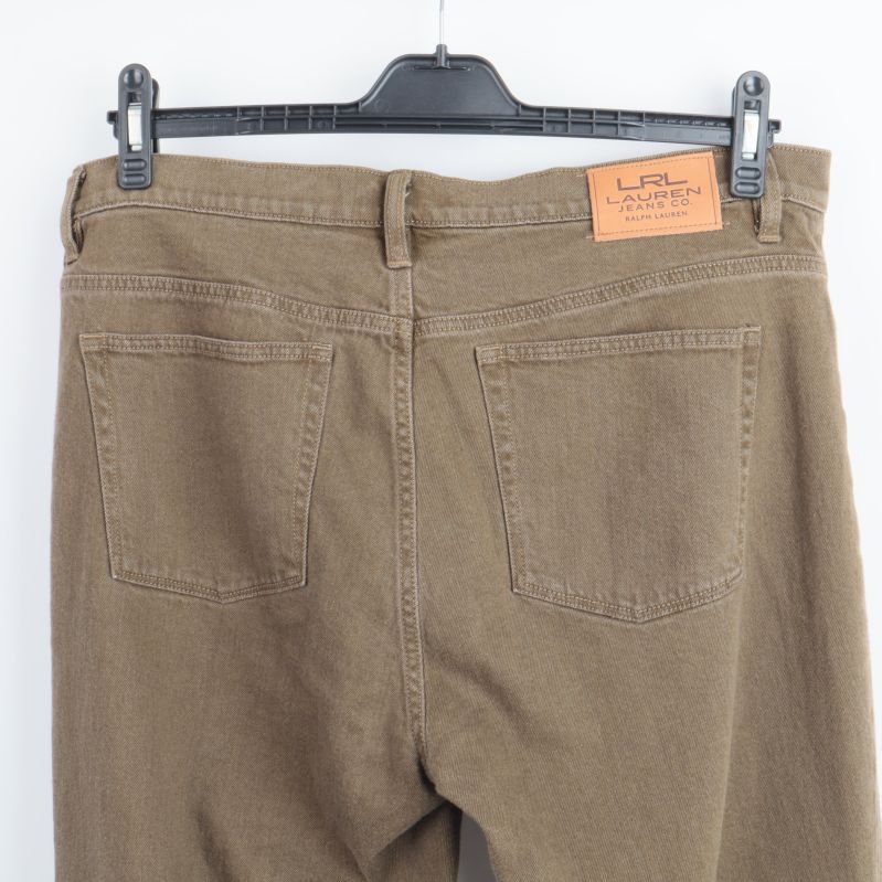 Jeansbaksidan med LRL etiketten synlig
