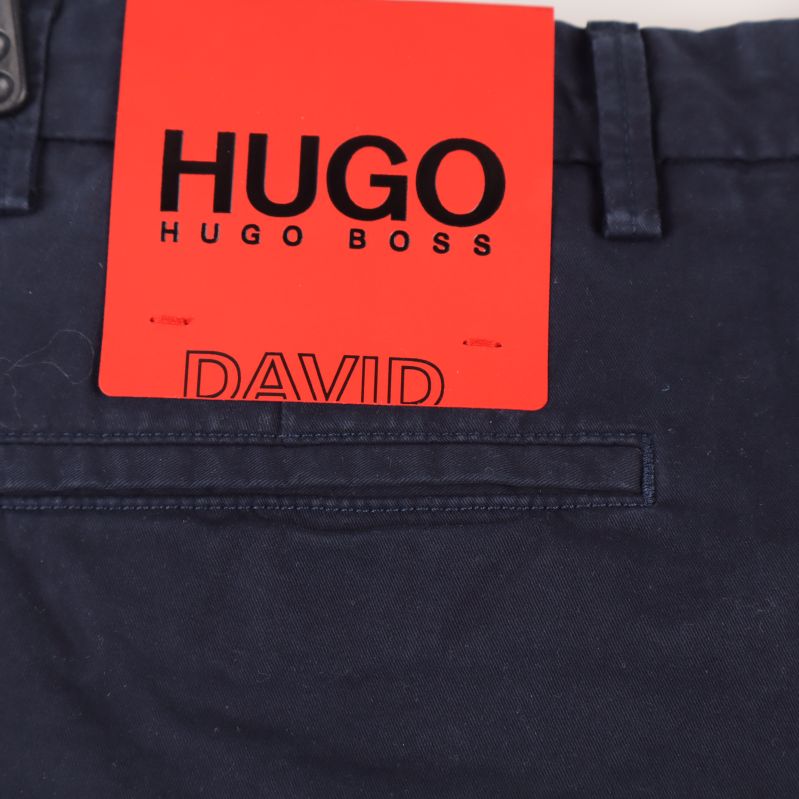 HUGO BOSS tagg på shorts