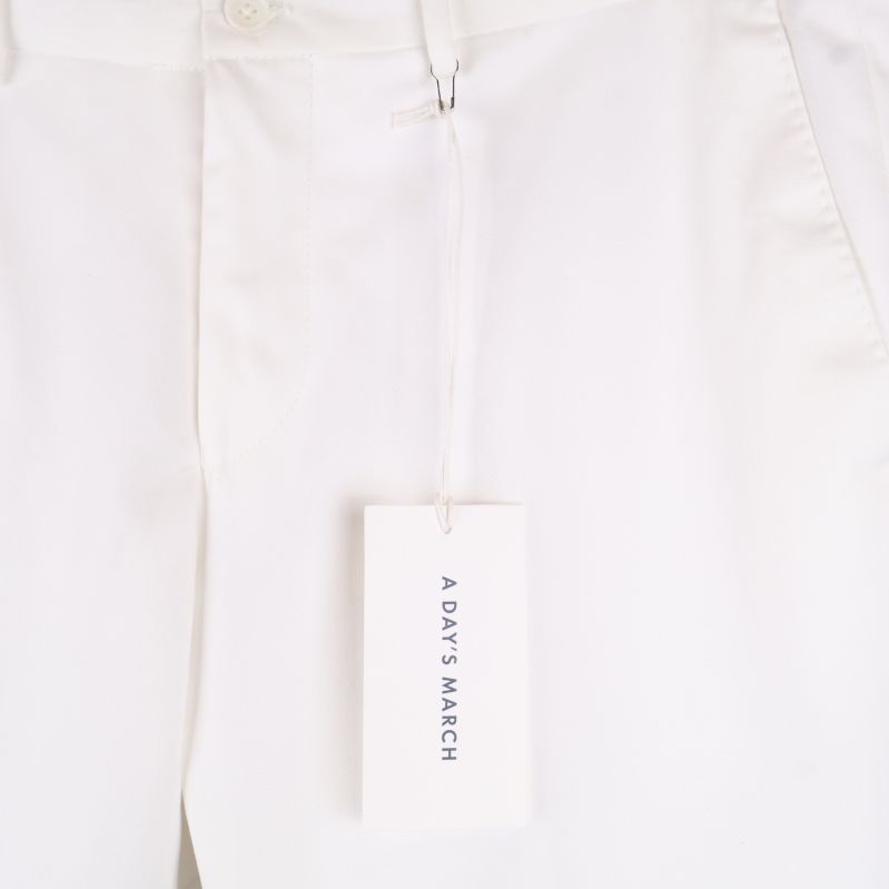 Etikett med texten A Day's March