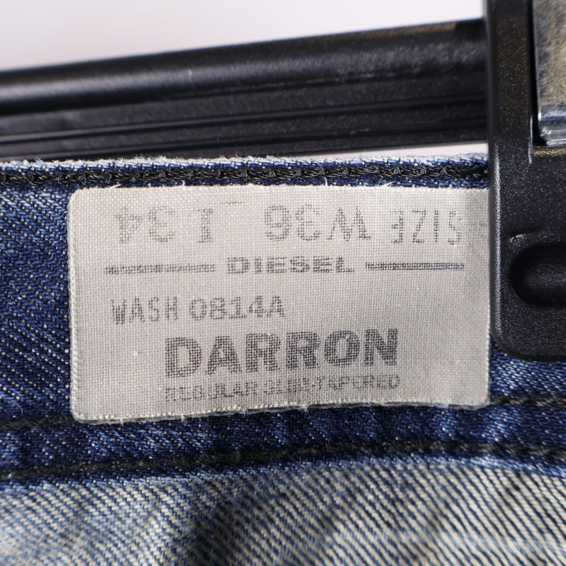 Etikett som visar Diesel jeans storlek