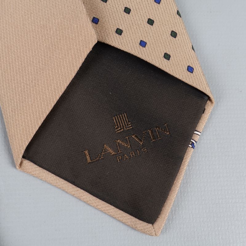 Lanvin logotyp invändigt på slipsen
