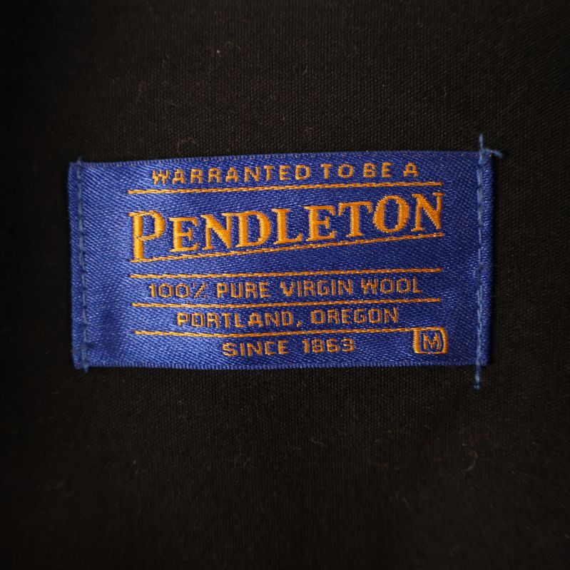 Pendleton varumärkesetikett på skjorta