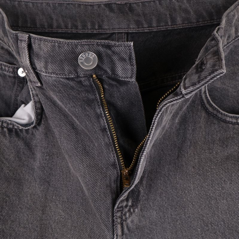 Öppen dragkedjegylf på jeans