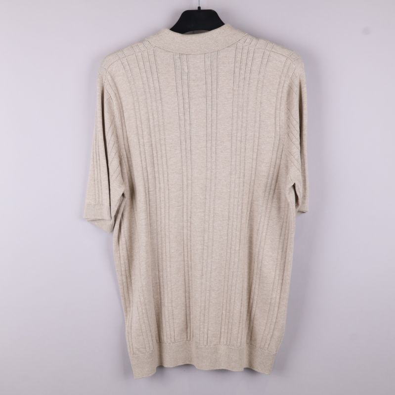 Beige polotröja bakifrån