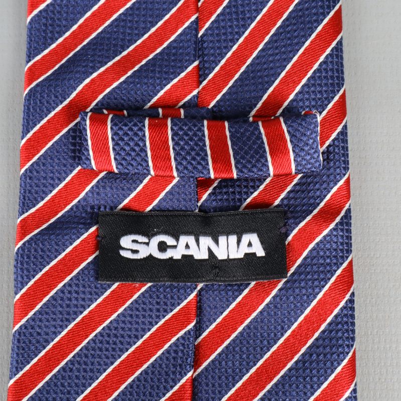 Scania-etikett på slipsen
