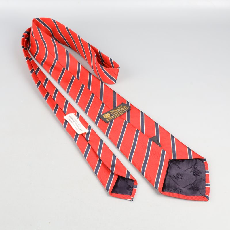 Randig slips i siden