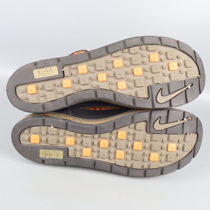 Sulor av höga sneakers
