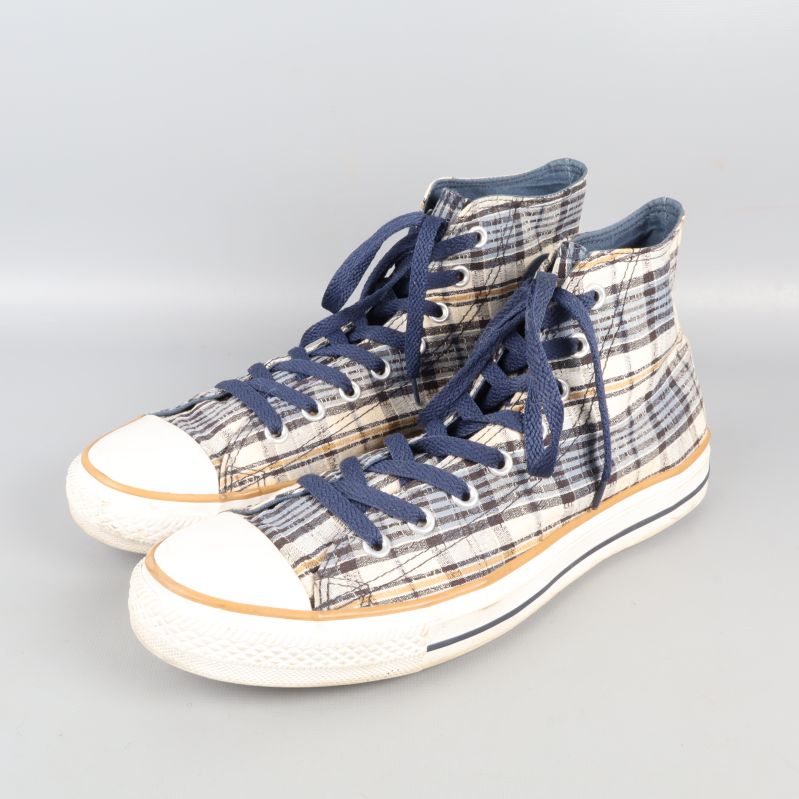Rutiga sneakers med mörkblå snören