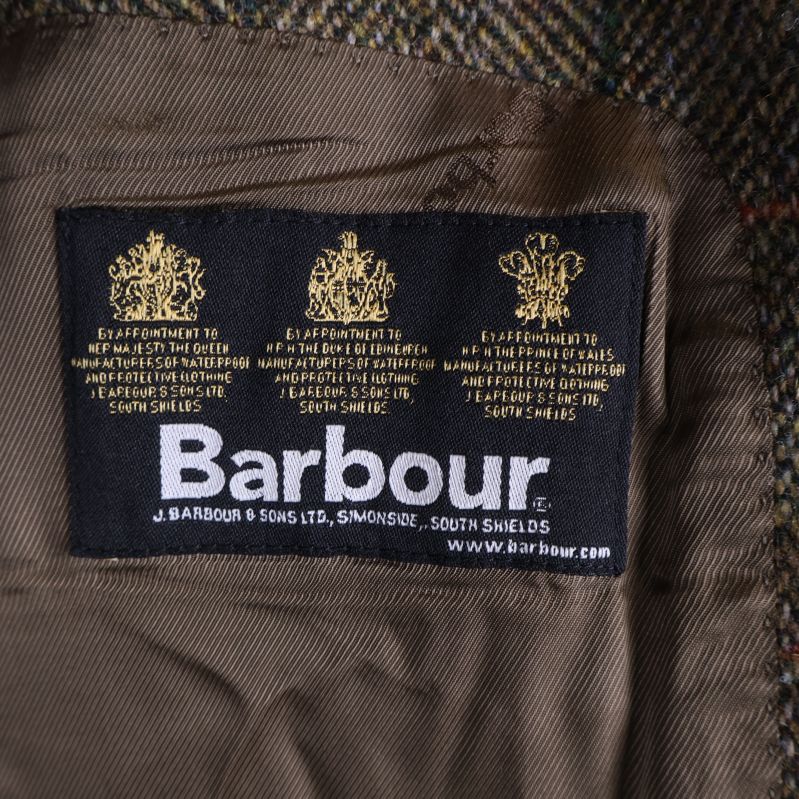 Barbour logotyp på insidan av kavaj