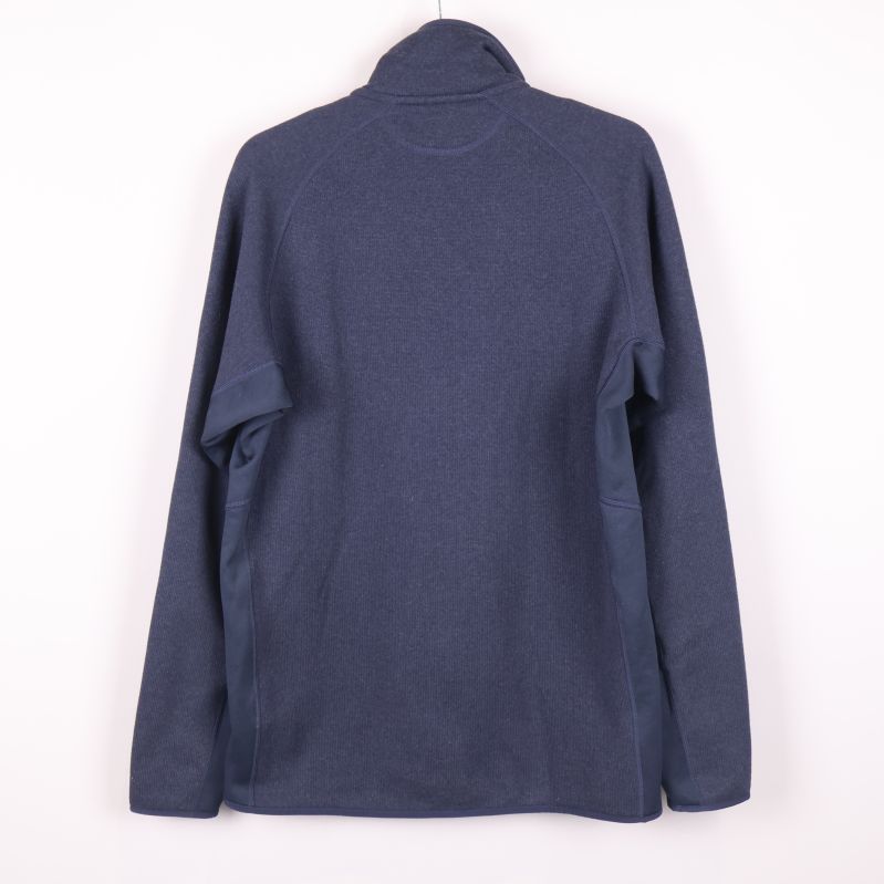 Baksidan av mörkblå fleecejacka 