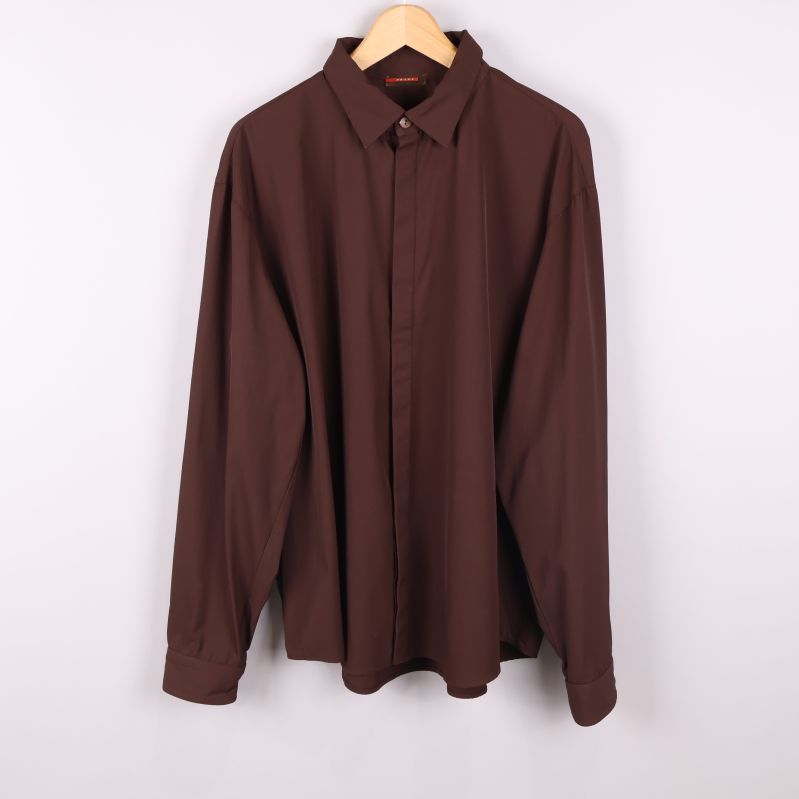 Brun skjorta framifrån