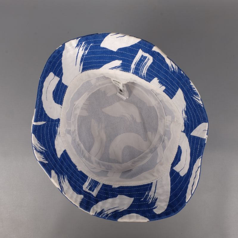 Insidan av bucket hat visar vit fodring