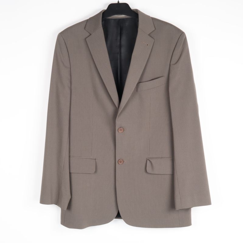 Kostymkavaj hängande framifrån med fickor och slag