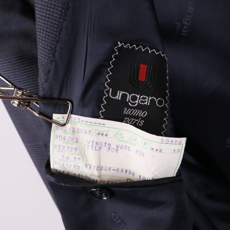 Innerficka med Ungaro-etikett och materiallapp