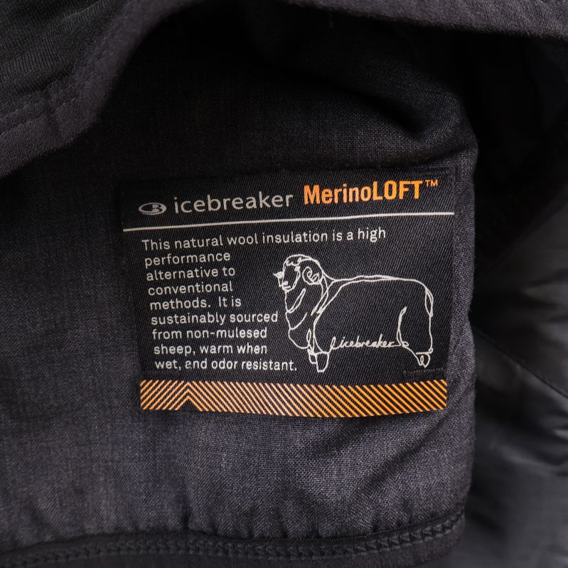 Invändig etikett från Icebreaker MerinoLOFT med illustration av får