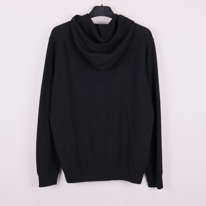 Svart hoodie med huva från Oscar Jacobson bakifrån